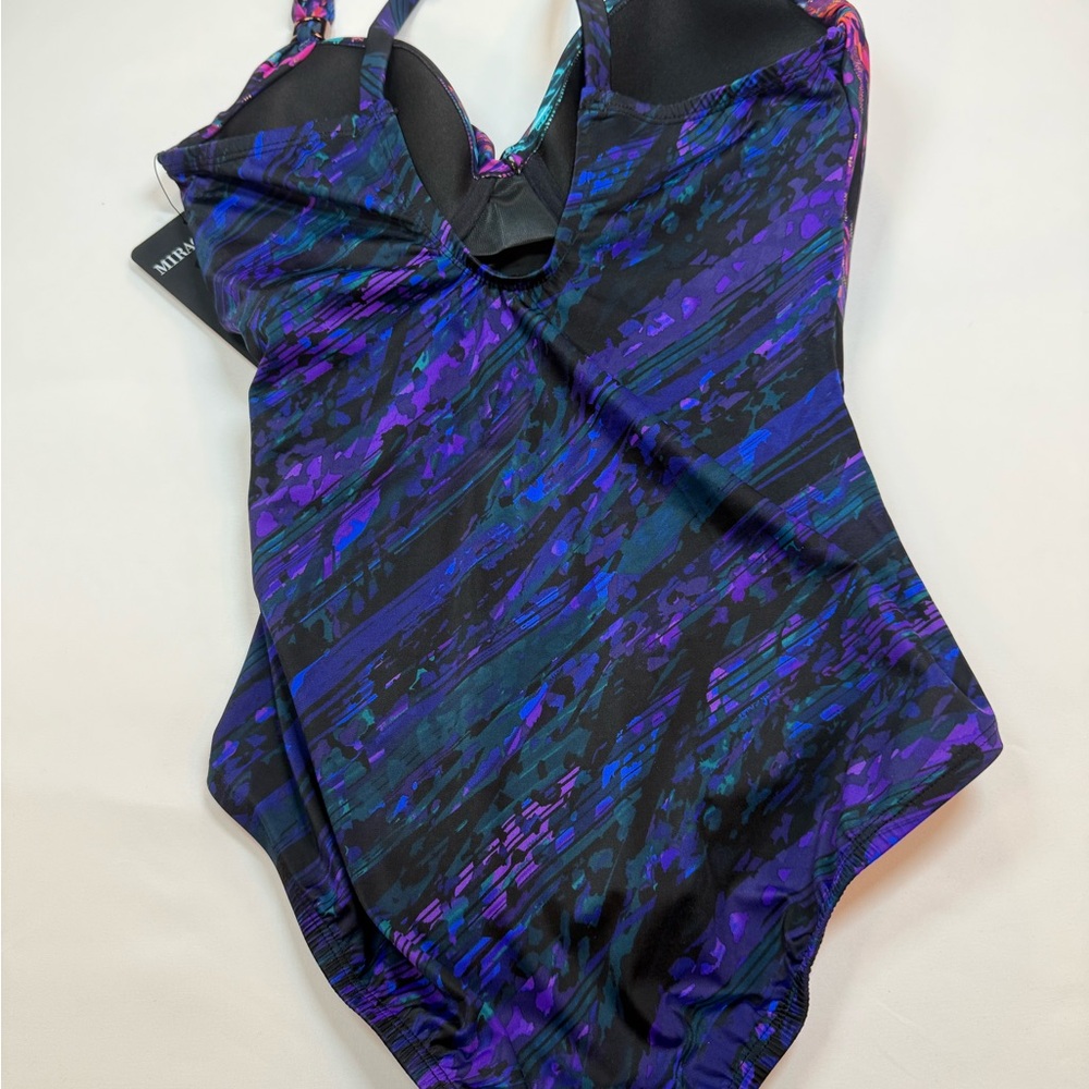Miraclesuit
Siren One Piece - Picture 4 of 6